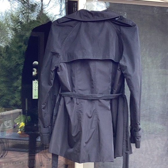 Short Trench Coat - Picture 5 of 5